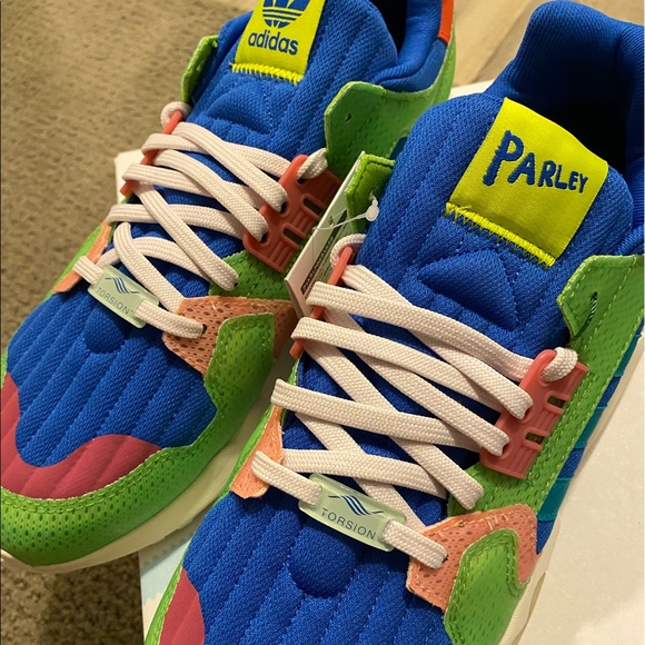 🆕🚹Adidas ZX Torsion Parley, 10.5, NOT SOLD IN US - Picture 2 of 12